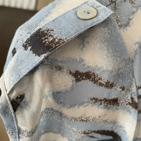 Final Touch Blue zebra print semi-sheer blouse - Picture 3 of 11